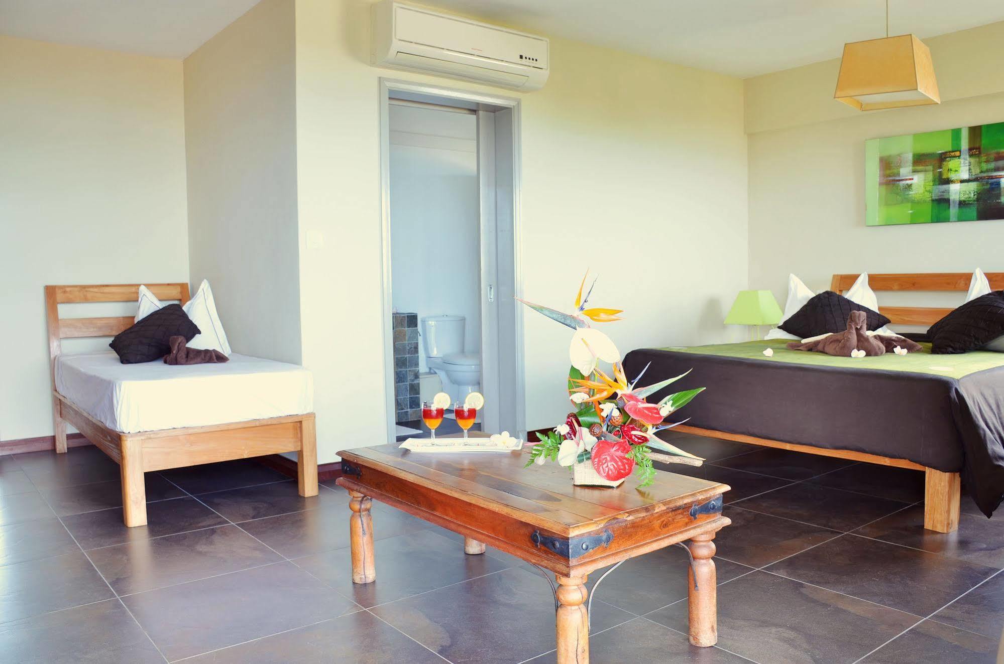 Happy Days Guest House Ле-Морн Екстер'єр фото
