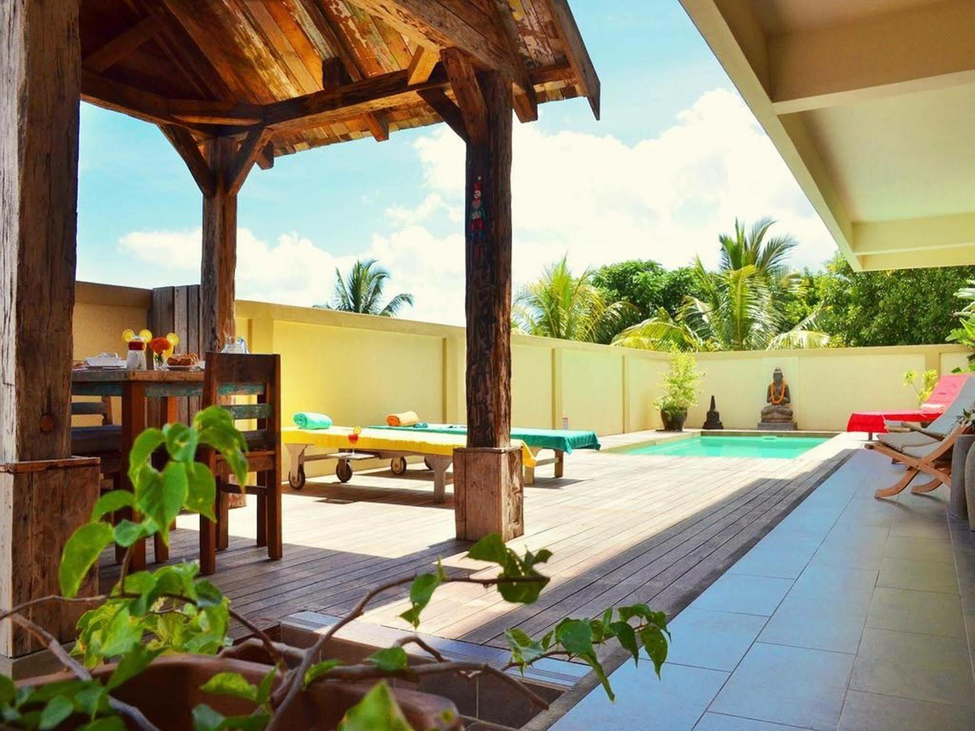 Happy Days Guest House Ле-Морн Екстер'єр фото